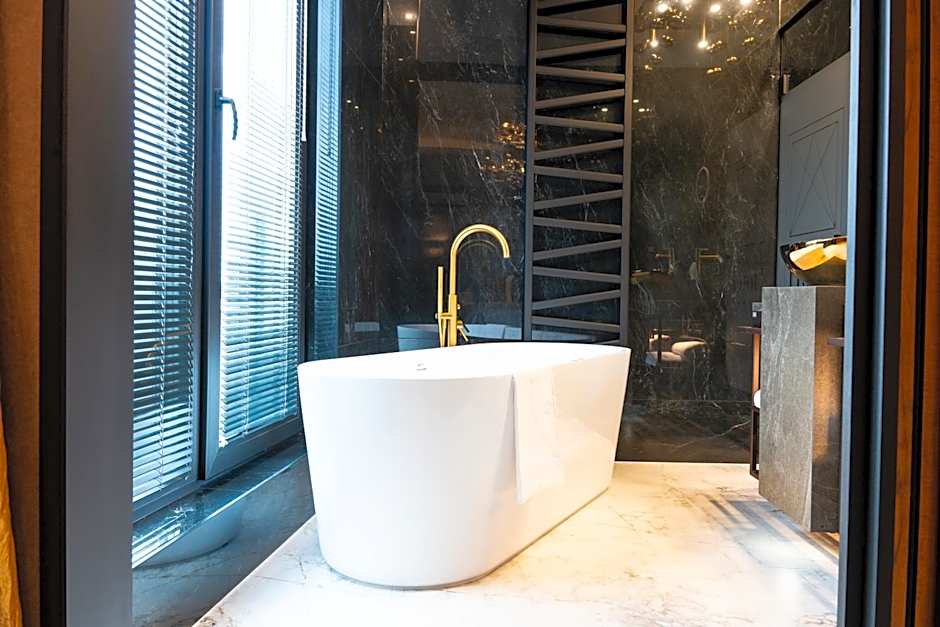 Art Suites Luxury Hotel