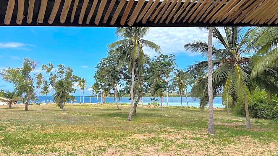 Basecamp Mafía Island