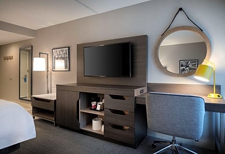 King Room with Sofa Bed - Non-Smoking
