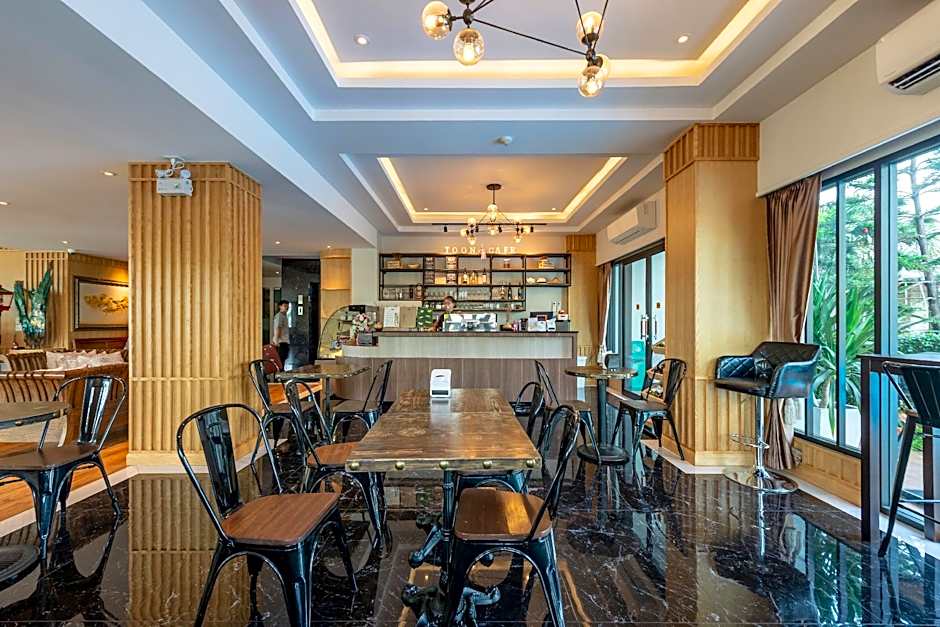 Golden Foyer Suvarnabhumi Airport Hotel