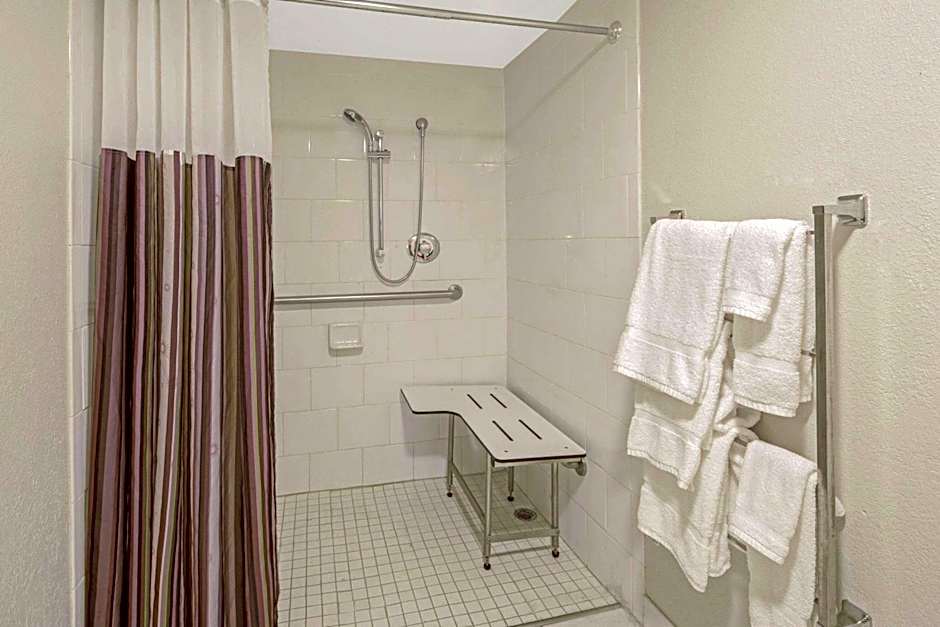 La Quinta Inn & Suites by Wyndham Miami Lakes