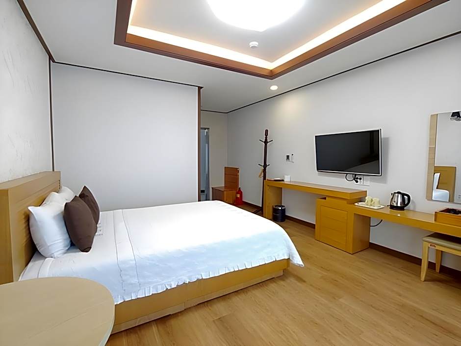 Fellisia Hotel