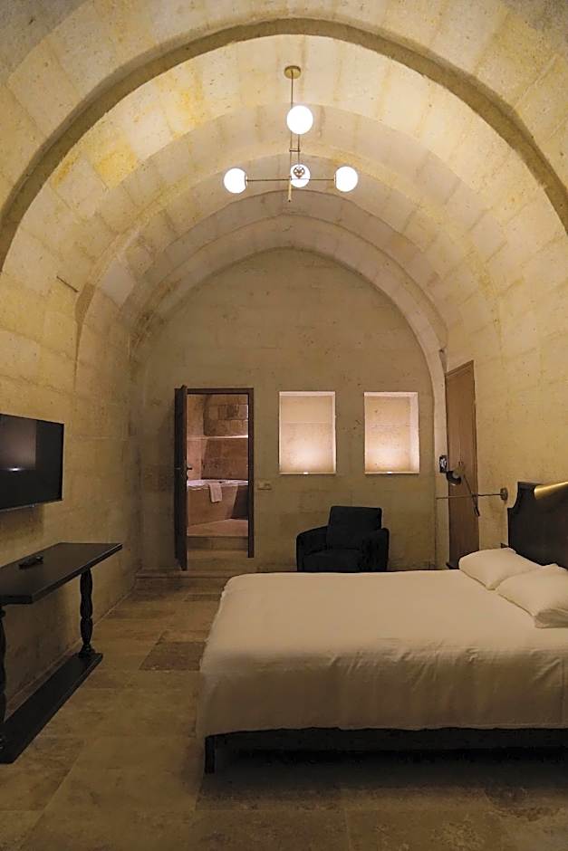 EVANTHIA CAVE SUITES