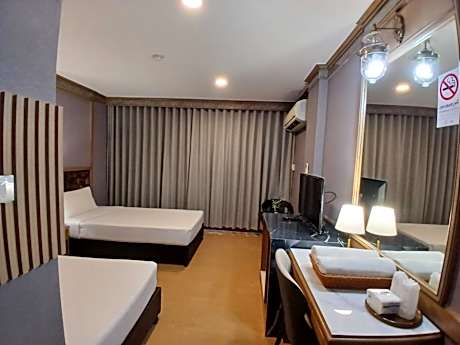 Twin Room with Private Bathroom
