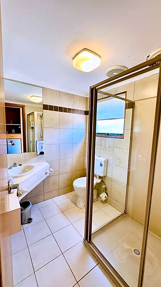 Early Australian Motor Inn