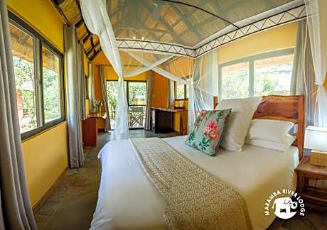 Triple Executive Chalet