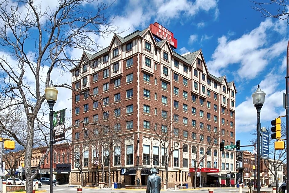 Hotel Alex Johnson Rapid City, Curio Collection by Hilton