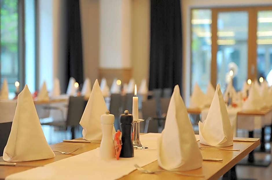 VI VADI HOTEL BAYER 89