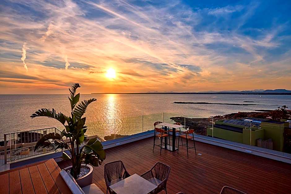 Universal Hotel Romantica