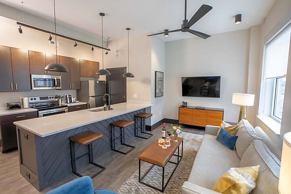 The Bee Hotel, Danville