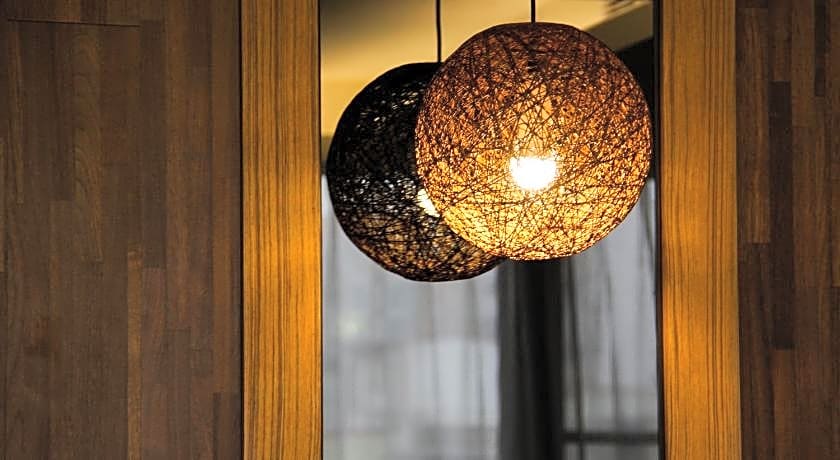 晶緻麗景-花蓮火車站正對面 附近有大型收費停車場