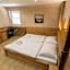 Bed & Breakfast LakeBled House