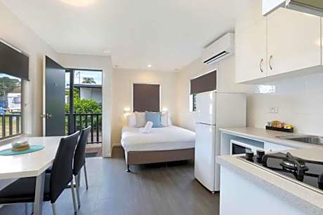 Standard Cabin - Sleeps 2 - Dog Friendly