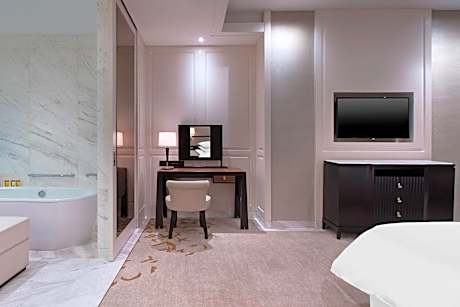 Club lounge access, Suite, 1 King