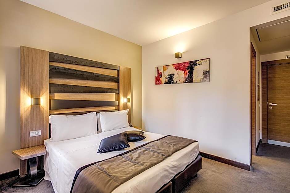 Photo 1 of 15 of 1 Double Bed or 2 Beds