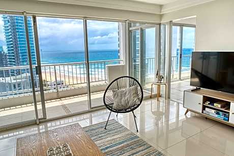 3 Bedroom with ocean views 19th floor