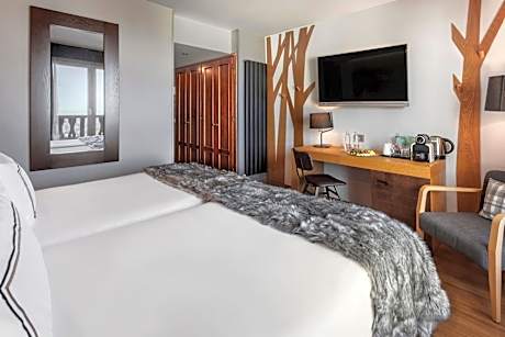 The Level Deluxe Room with Mountain View