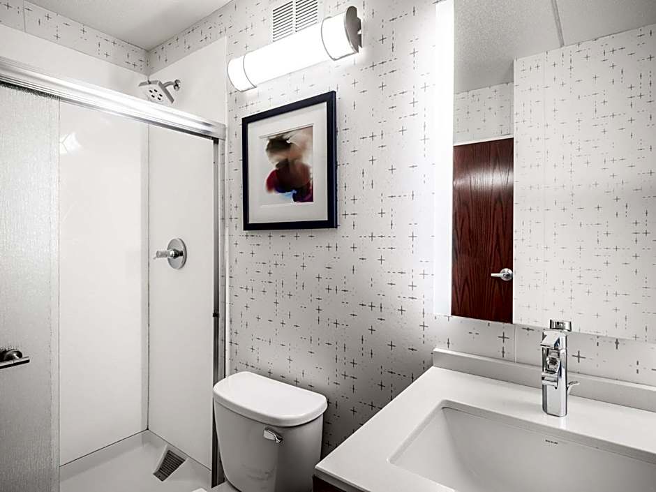 Crowne Plaza Milwaukee Airport by IHG