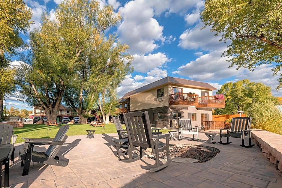 Riviera Motor Lodge