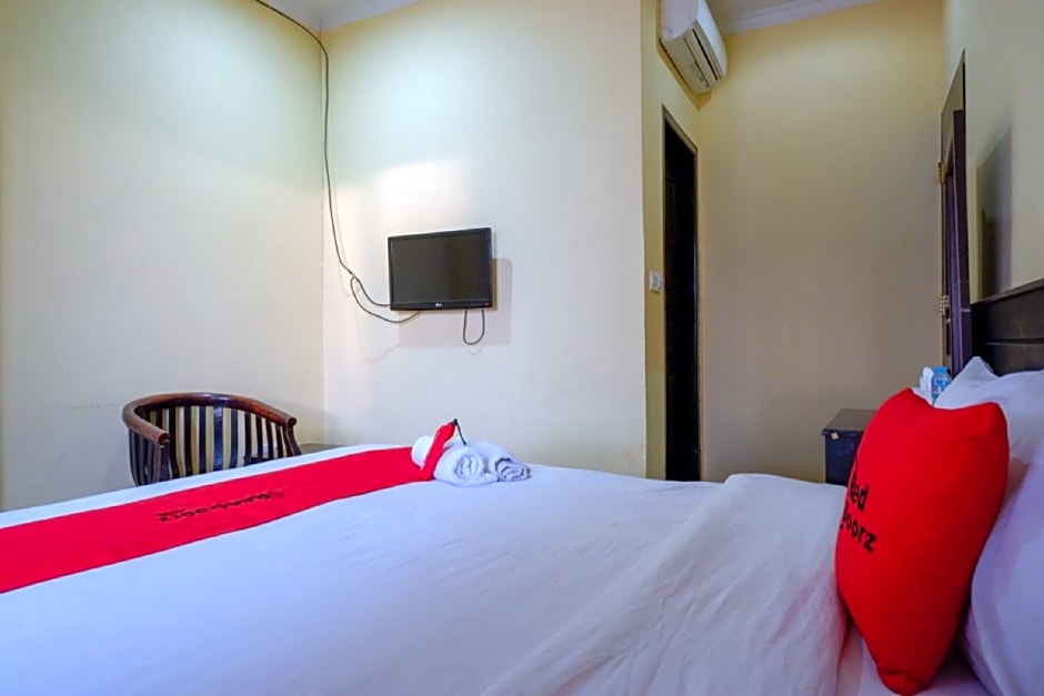RedDoorz near Citraland Waterpark Kendari