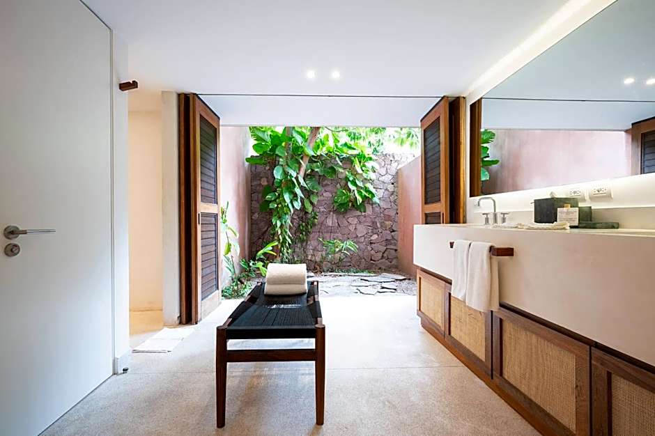 El Careyes Club & Residences