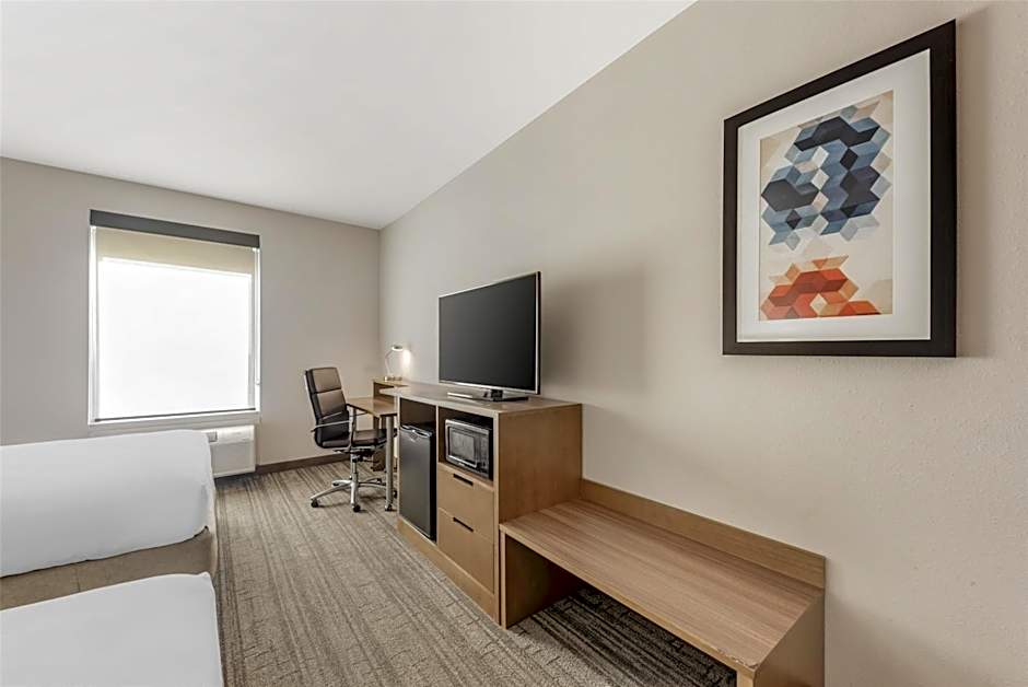 Best Western Green Oaks Inn & Suites