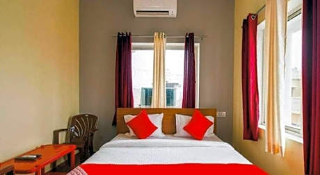 Hotel O H Prince Residency