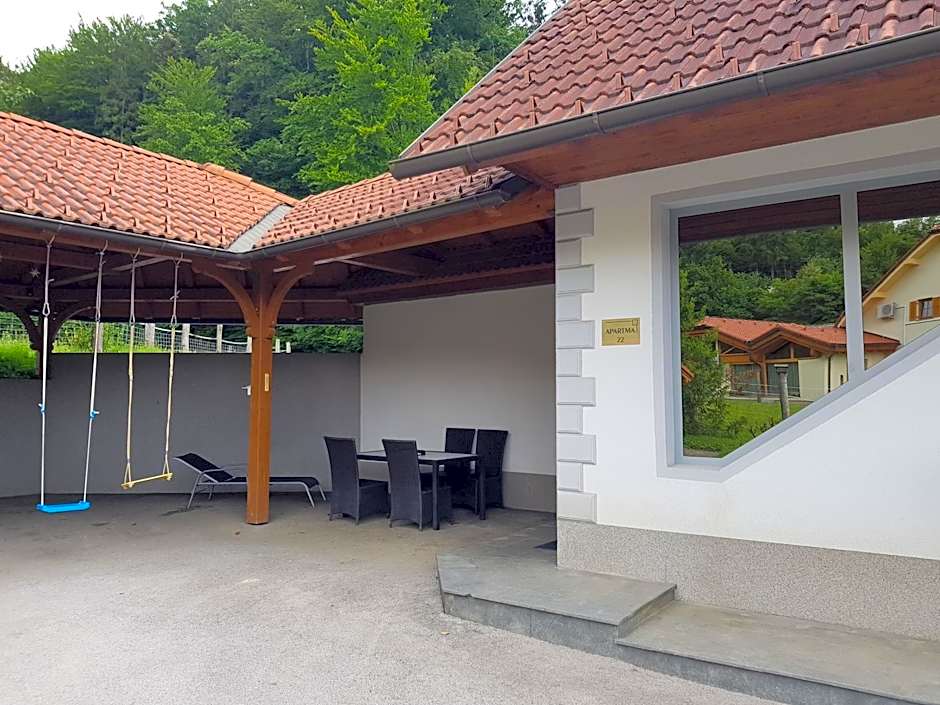 Domačija Vodnik & Apartments