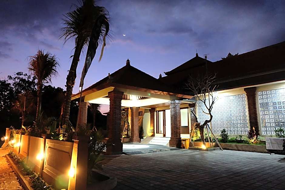 Tom's Inn Pecatu