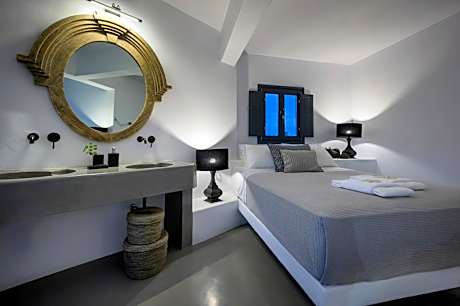 Deluxe Suite with Private Pool and Hot Tub