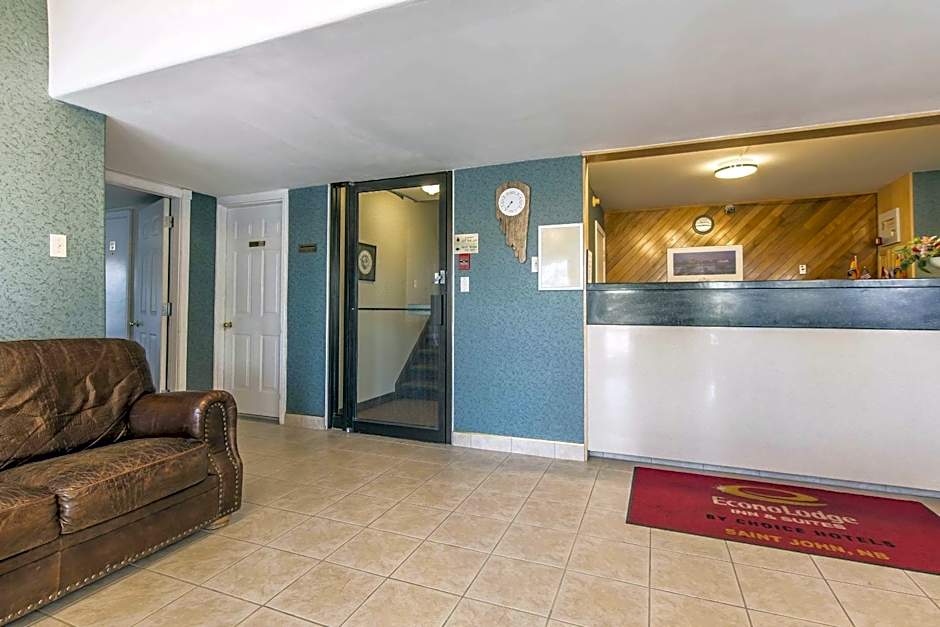 Econo Lodge Inn & Suites