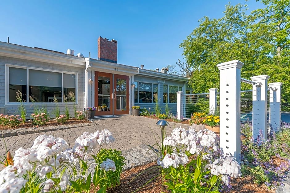 Rockport Inn and Suites
