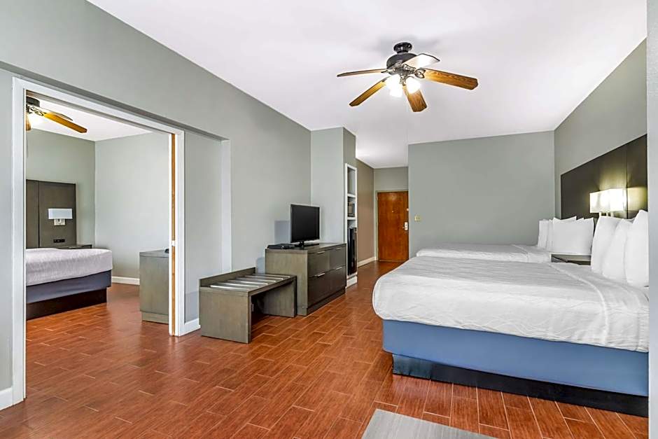 Photo 1 of 6 of 2 Bedroom Suite, Nonsmoking