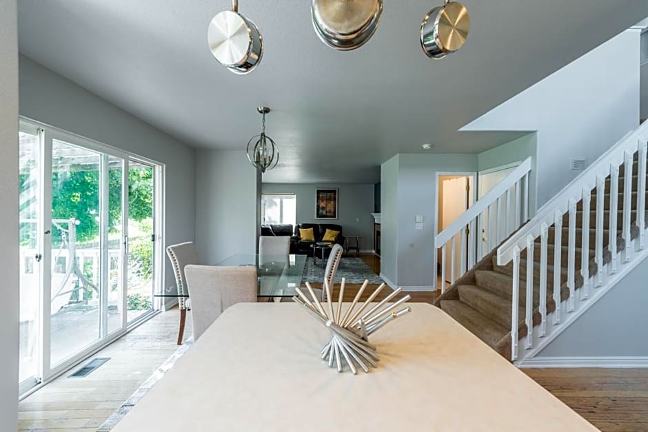 Spacious 4 bedroom 3.5 bathroom residential property