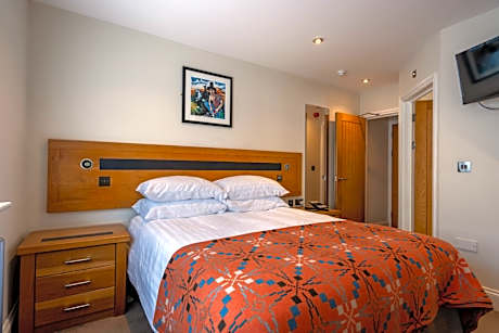 Double Room with Private Bathroom