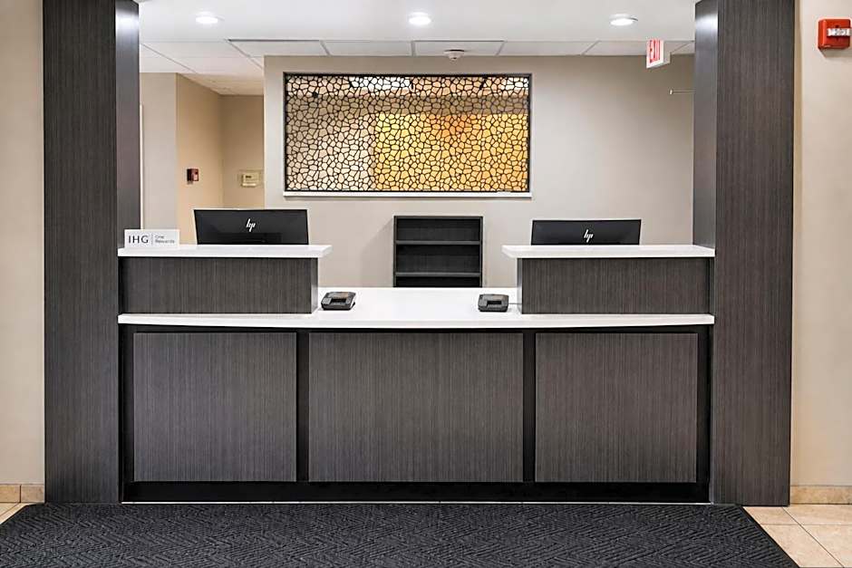 Candlewood Suites Pearl By IHG