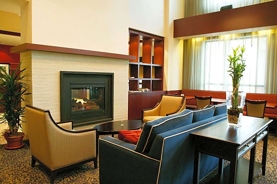 Hampton Inn By Hilton & Suites Laval Quebec Canada