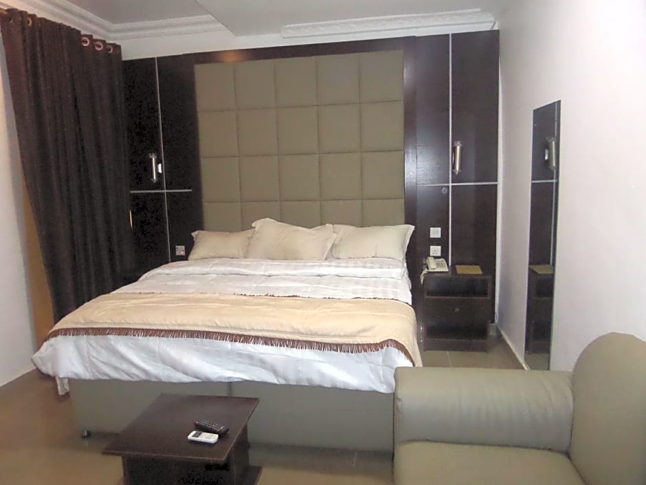 Silverland Hotels and Suites
