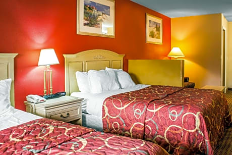 2 Queen Beds, Efficiency, Suite, Nonsmoking