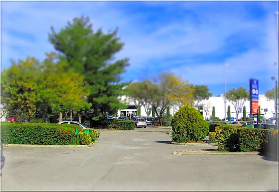Aix Hotel