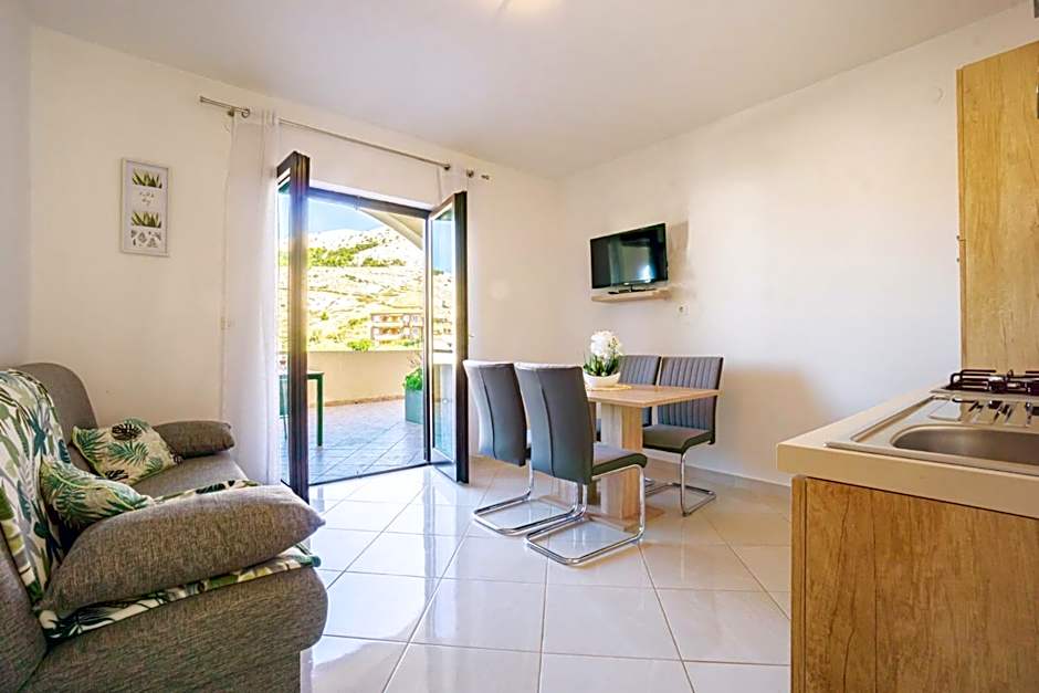 Apartment and Room Bacic