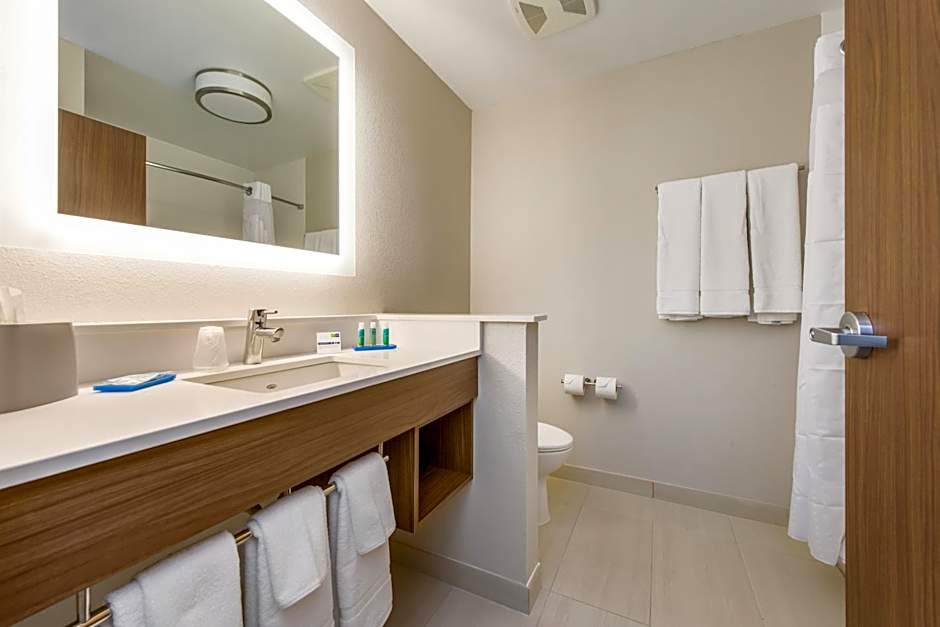 Holiday Inn Express & Suites - Carrollton West By IHG