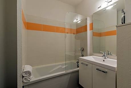 Two-Bedroom Apartment (7 Adults)