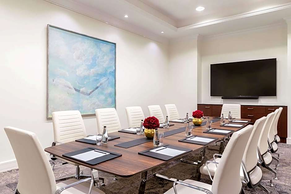 Grand Hotel Vilnius, Curio Collection by Hilton