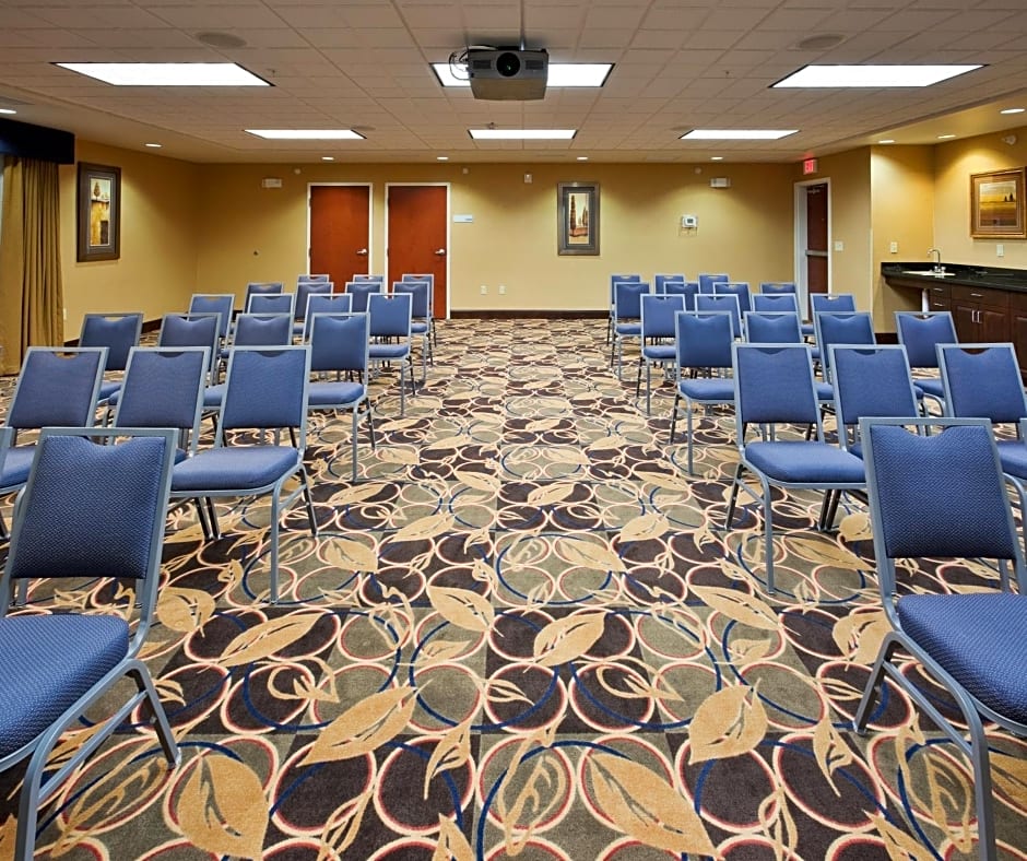 Holiday Inn Express and Suites Great Falls, an IHG Hotel