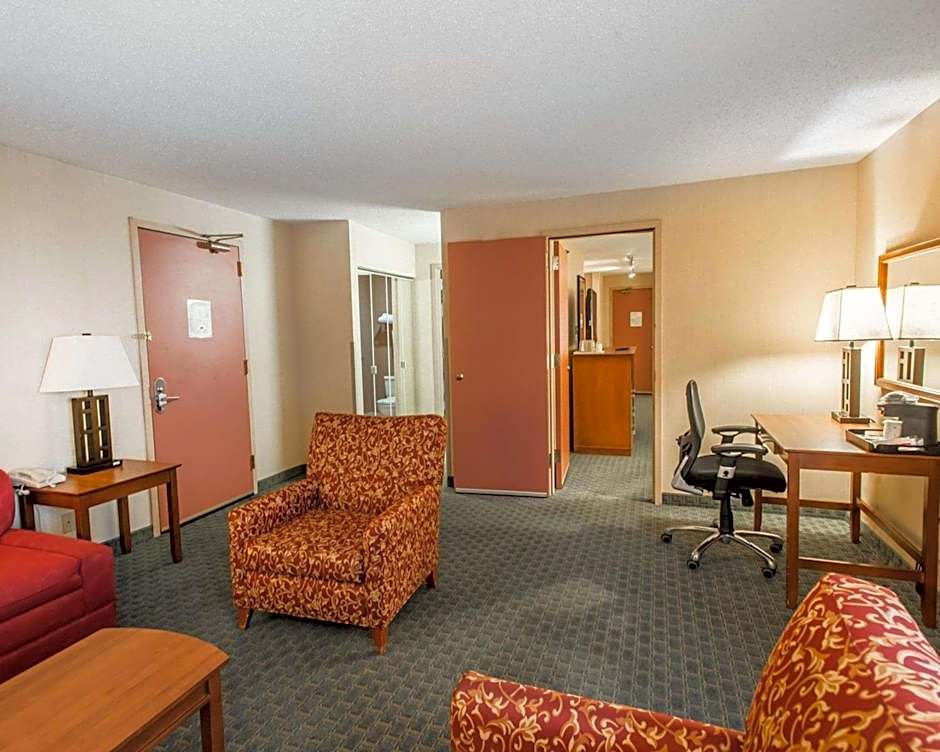 Quality Inn and Conference Center Greeley Downtown