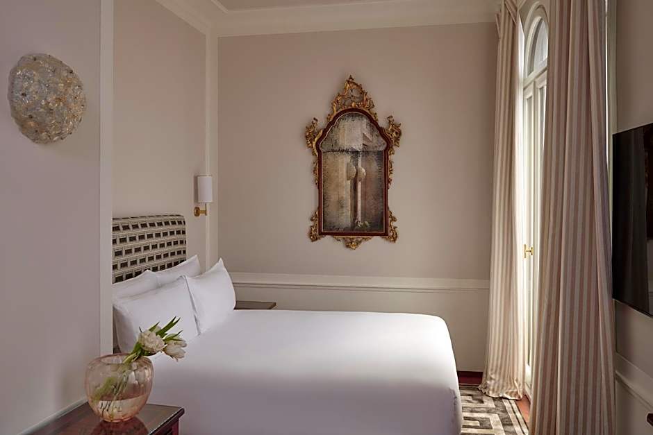 Photo 1 of 5 of Deluxe, Canal View
