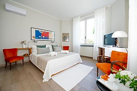 Suite with Garden View