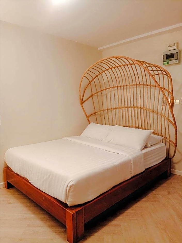 Shanti-Retreat Hotel