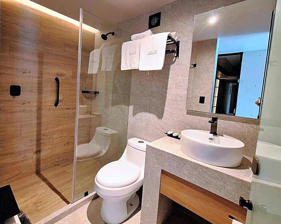 Hotel Block Suites